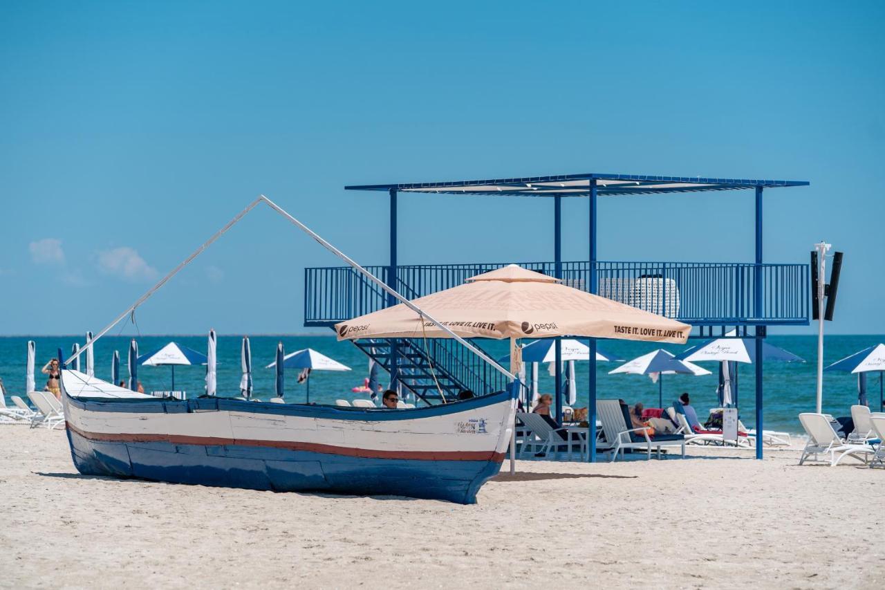 Moonlight Mamaia Apartments エクステリア 写真