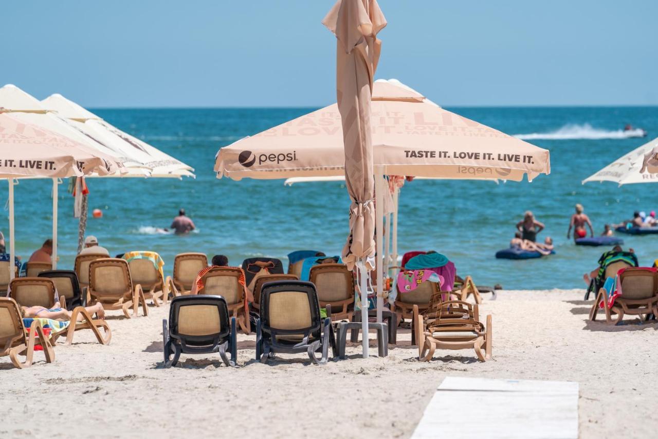 Moonlight Mamaia Apartments エクステリア 写真