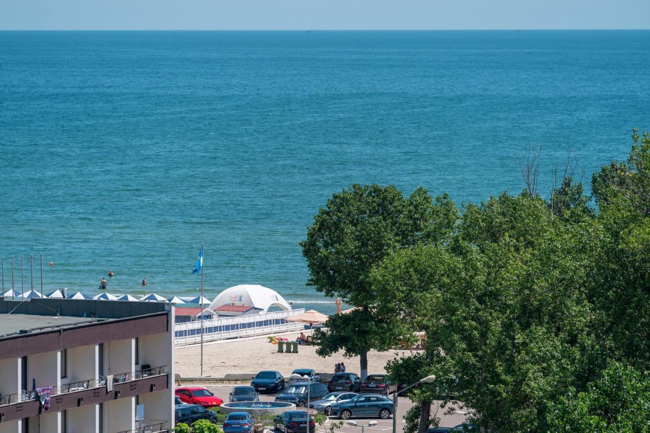 Moonlight Mamaia Apartments エクステリア 写真