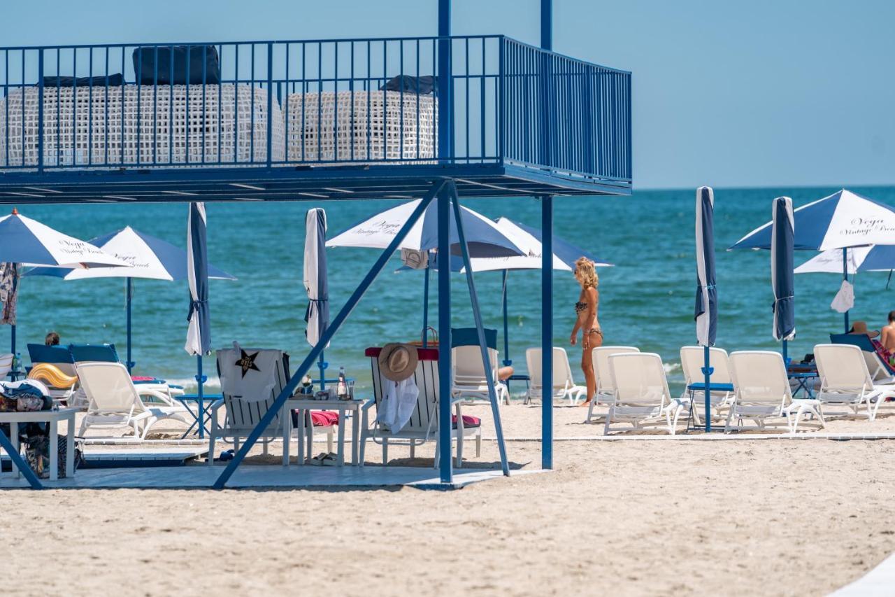 Moonlight Mamaia Apartments エクステリア 写真