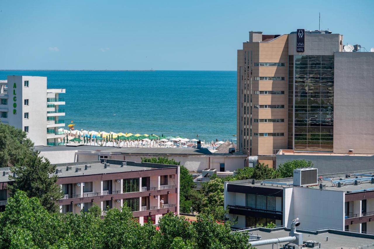 Moonlight Mamaia Apartments エクステリア 写真