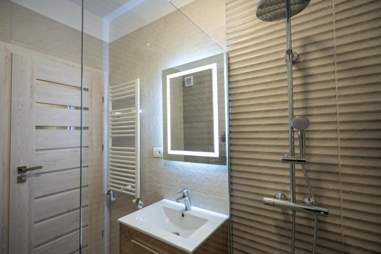 Moonlight Mamaia Apartments エクステリア 写真