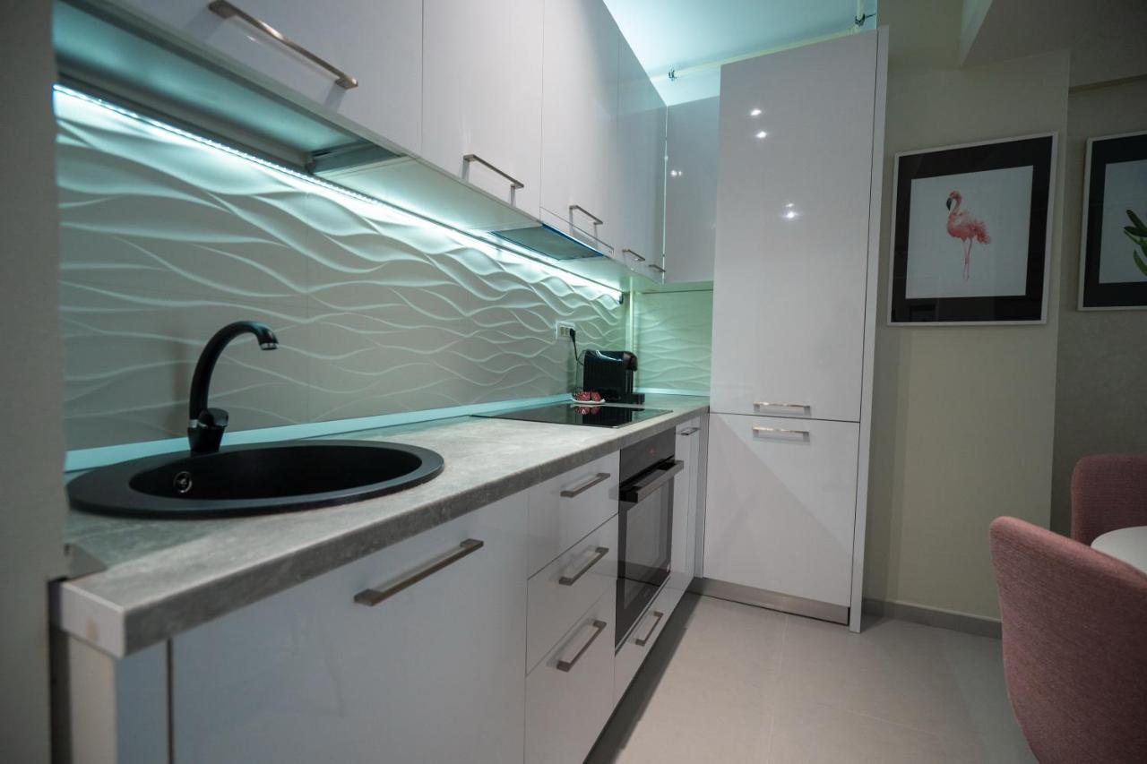 Moonlight Mamaia Apartments エクステリア 写真