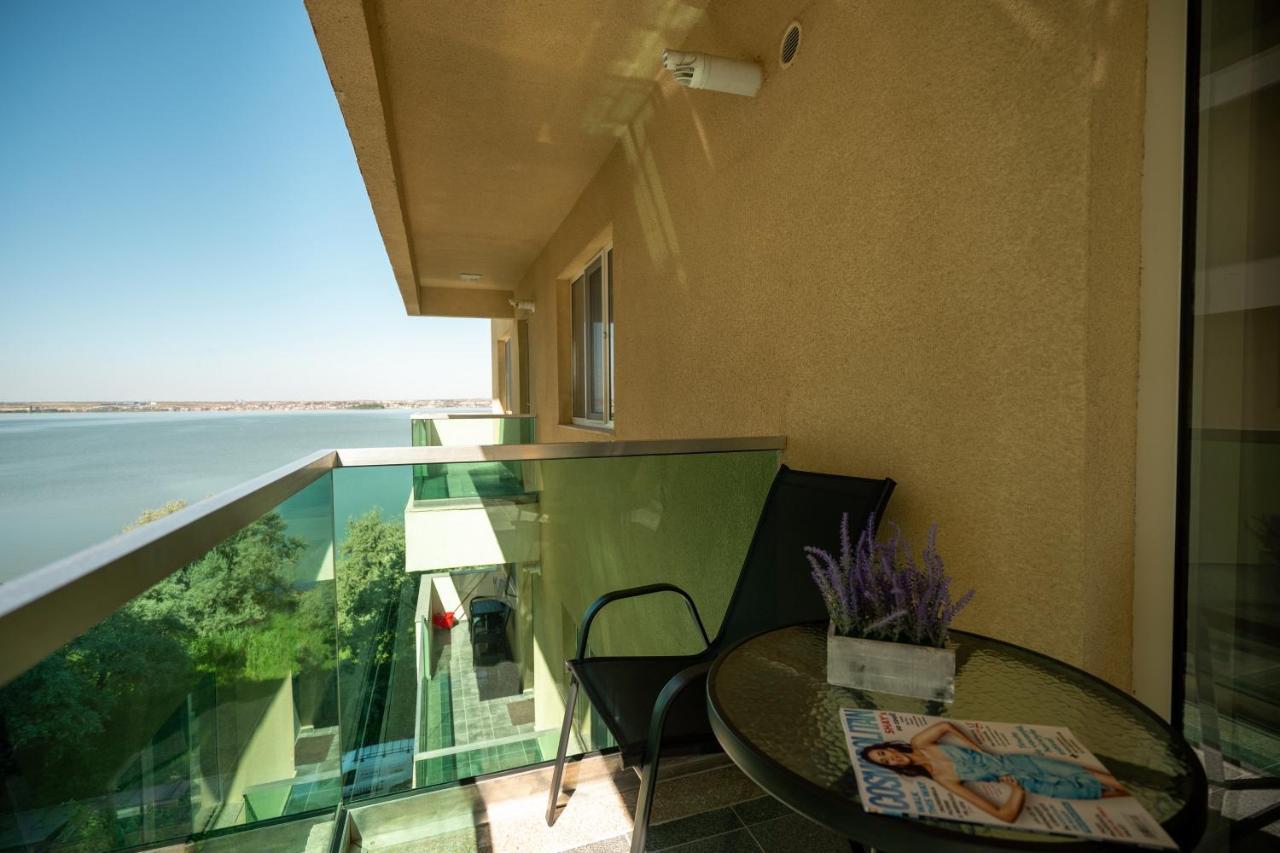 Moonlight Mamaia Apartments エクステリア 写真