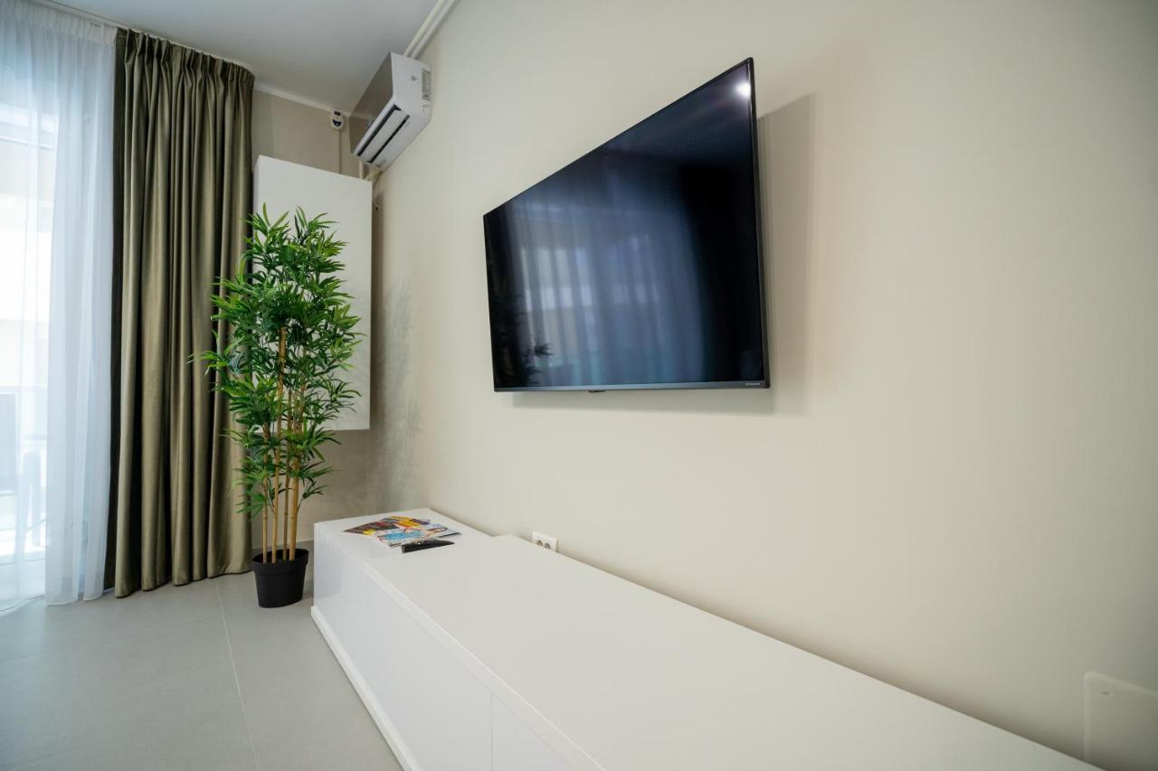 Moonlight Mamaia Apartments エクステリア 写真