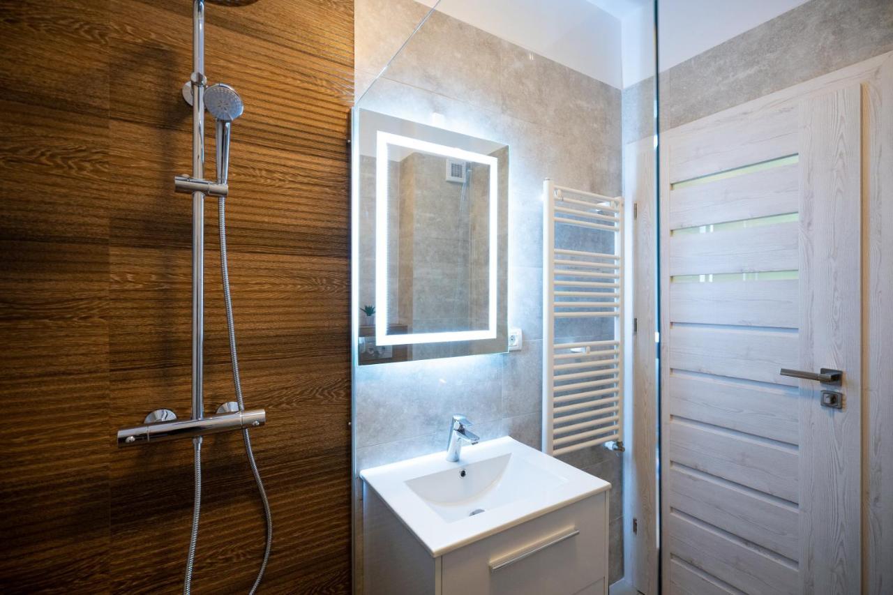 Moonlight Mamaia Apartments エクステリア 写真